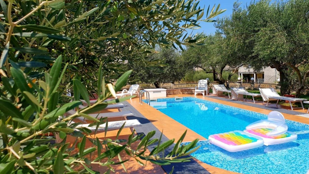 Neviđane Family Friendly Apartments With A Swimming Pool Nevidjane, Pasman - 18054 מראה חיצוני תמונה
