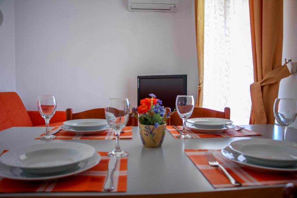 Neviđane Family Friendly Apartments With A Swimming Pool Nevidjane, Pasman - 18054 מראה חיצוני תמונה