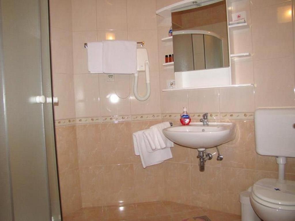 Neviđane Family Friendly Apartments With A Swimming Pool Nevidjane, Pasman - 18054 מראה חיצוני תמונה