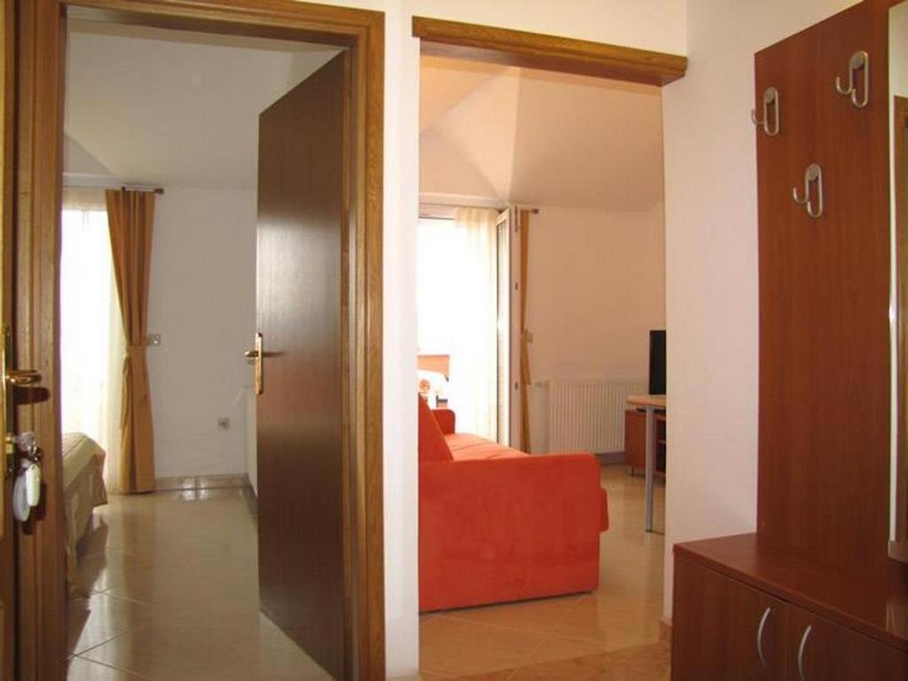 Neviđane Family Friendly Apartments With A Swimming Pool Nevidjane, Pasman - 18054 מראה חיצוני תמונה