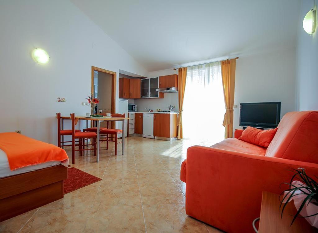 Neviđane Family Friendly Apartments With A Swimming Pool Nevidjane, Pasman - 18054 מראה חיצוני תמונה