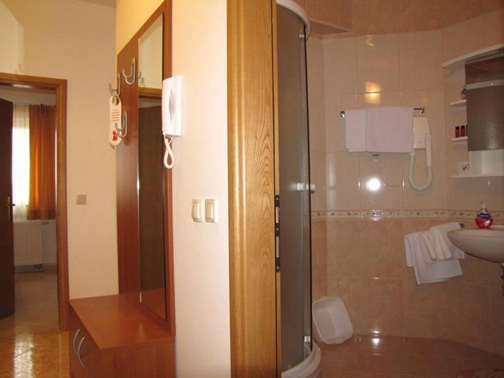 Neviđane Family Friendly Apartments With A Swimming Pool Nevidjane, Pasman - 18054 מראה חיצוני תמונה